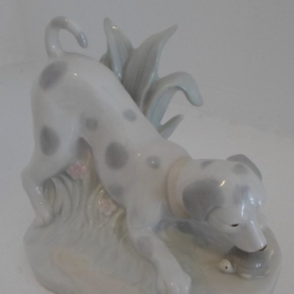 Dog & Turtle Friends Ceramic Figurine - Picture 2 of 5